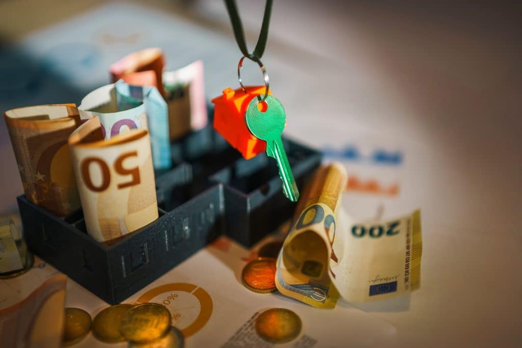 Avoid Rolling Over Payday Loan Debt in Canada